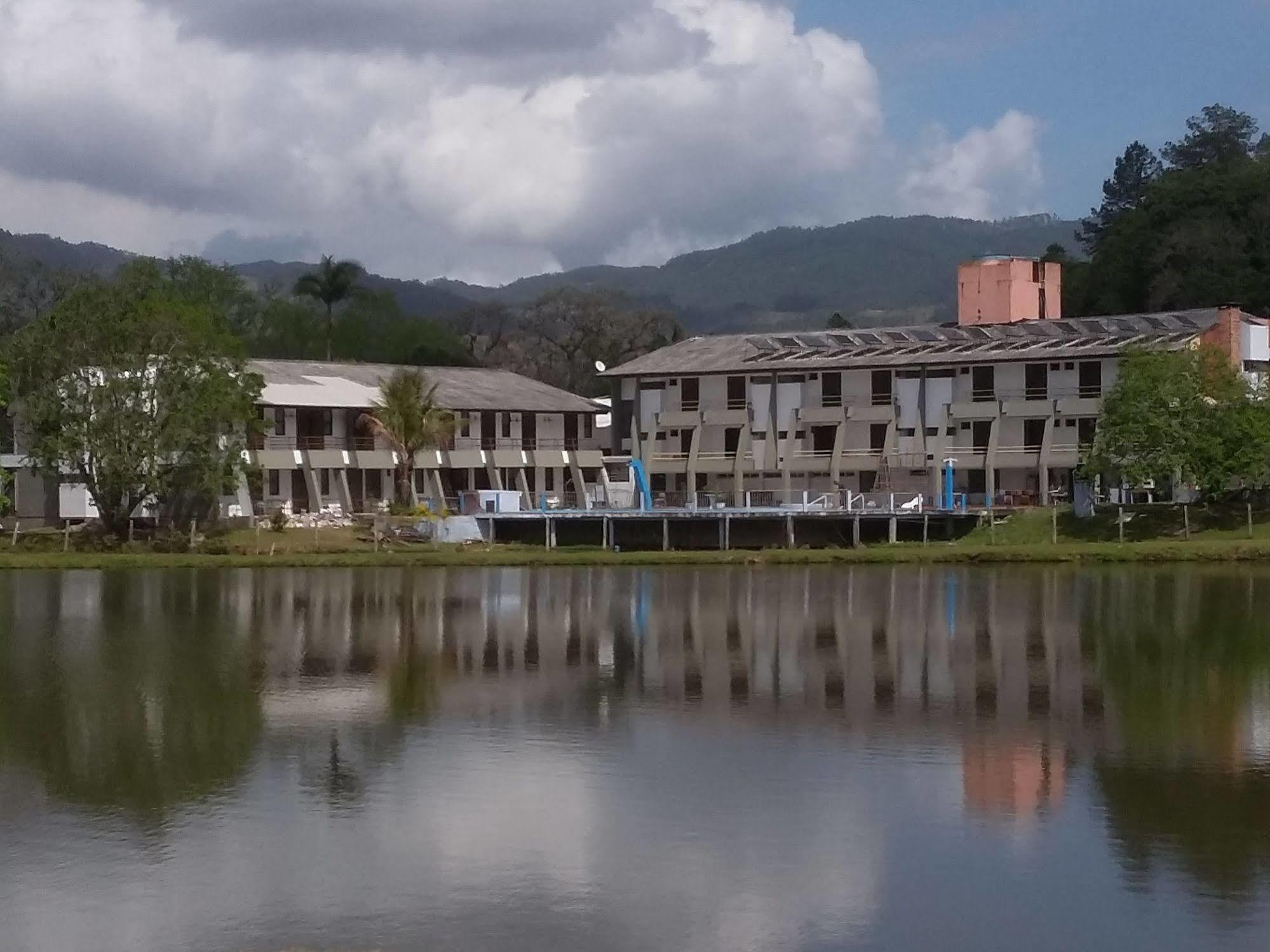 גראבאטל Hotel Termas Do Lago מראה חיצוני תמונה