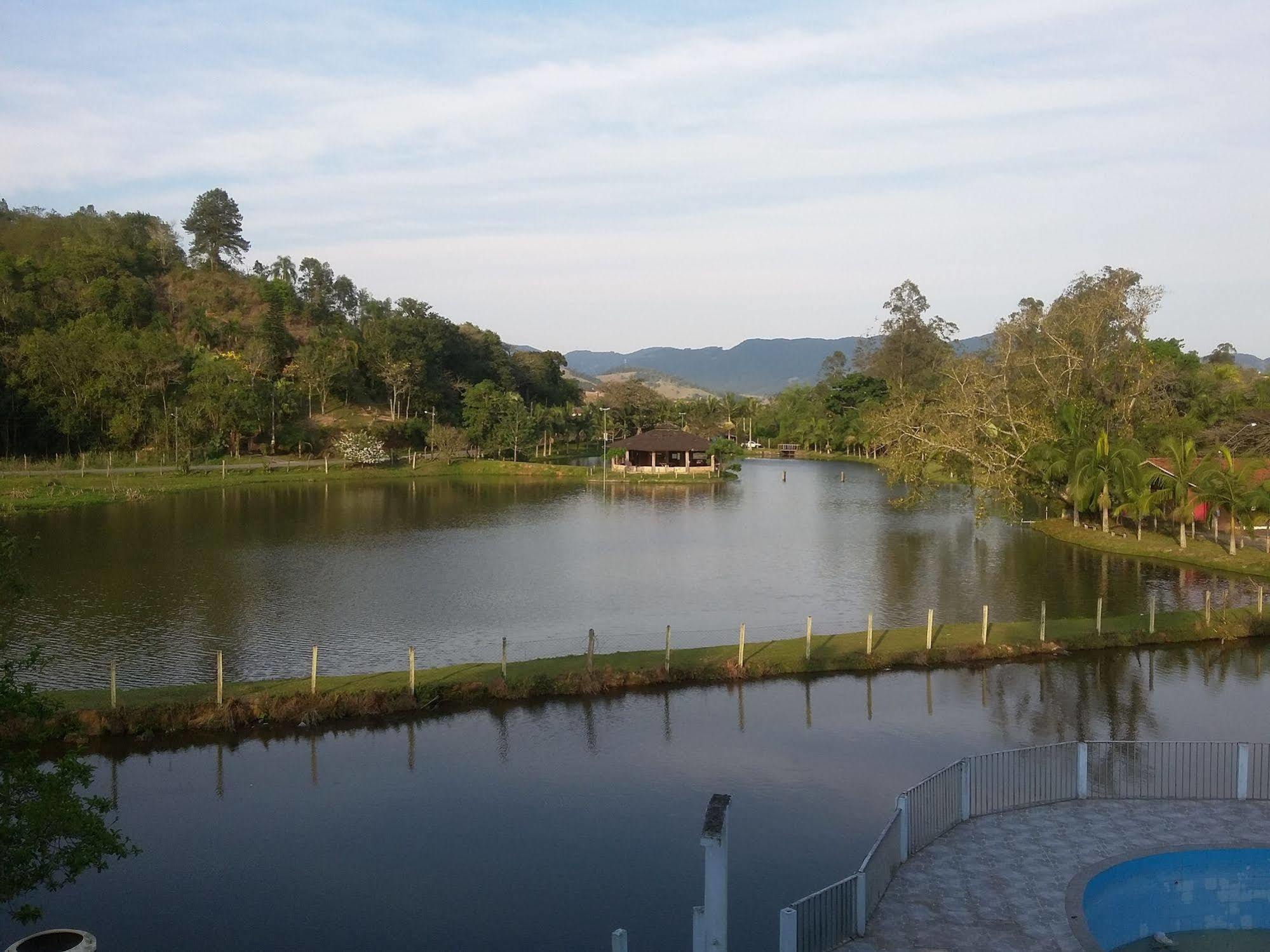 גראבאטל Hotel Termas Do Lago מראה חיצוני תמונה